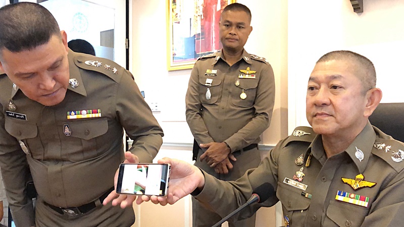 คลิปดังจับปลาโลมา