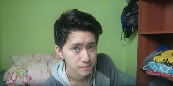 แกล้งชายไร้บ้าน