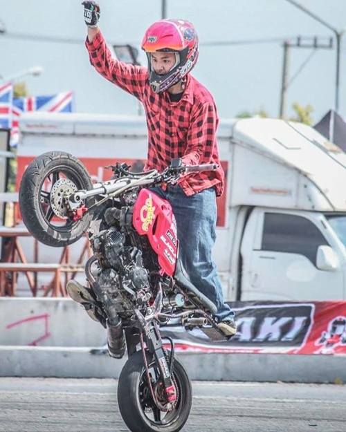 บิ๊ก เทคมีเอาท์