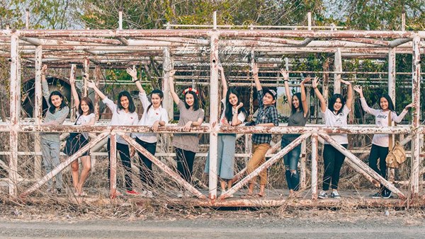 ภาพถ่ายนอกรอบก่อนเรียนจบ