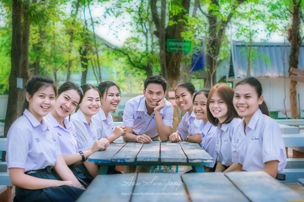 ภาพถ่ายนอกรอบก่อนเรียนจบ