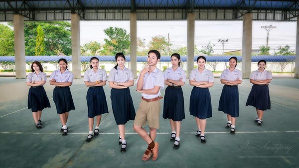 ภาพถ่ายนอกรอบก่อนเรียนจบ