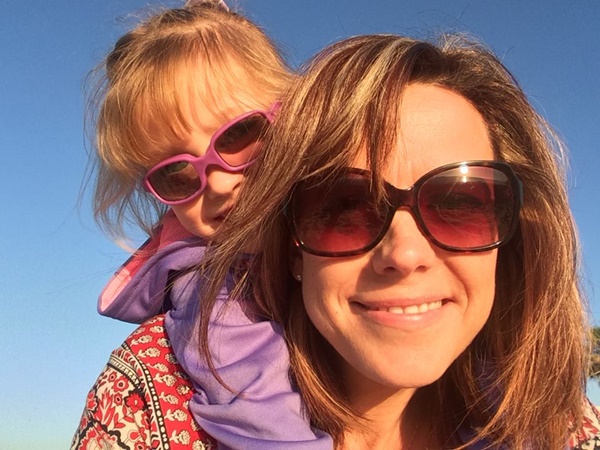 แม่พาลูกสาว 6 ขวบท่องโลกกว้าง ให้ลูกเก็บเป็นความทรงจำก่อนตาบอด