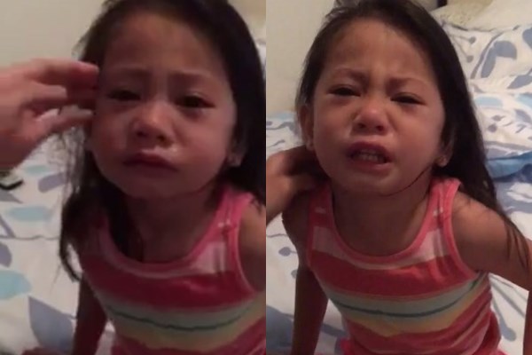 คลิปหนูน้อยร้องไห้โฮเห็นพี่สาวเป็นเมนส์