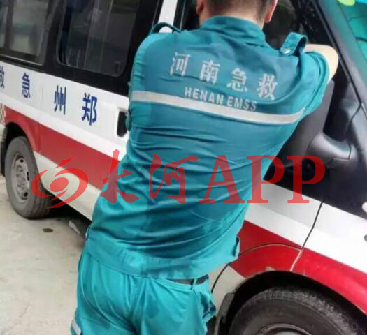 หน่วยพยาบาลเดินขึ้น-ลงตึกไฟดับ 26 ชั้น พาหญิงท้องส่งโรงพยาบาล