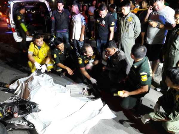 ซิ่งบิ๊กไบค์พุ่งชนท้ายเก๋ง