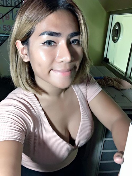 น้องมะนาว ช่างแอร์สาวในตำนาน