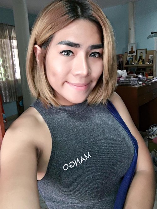 น้องมะนาว ช่างแอร์สาวในตำนาน