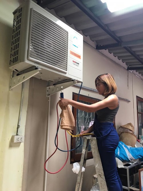 น้องมะนาว ช่างแอร์สาวในตำนาน