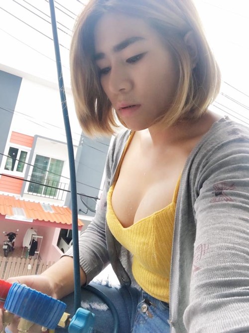 น้องมะนาว ช่างแอร์สาวในตำนาน