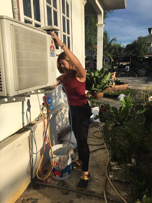 น้องมะนาว ช่างแอร์สาวในตำนาน