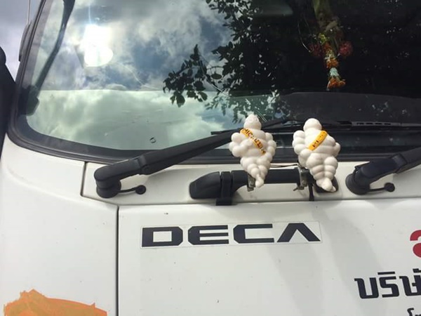 ติดตั้งตุ๊กตาไฟหน้ารถ
