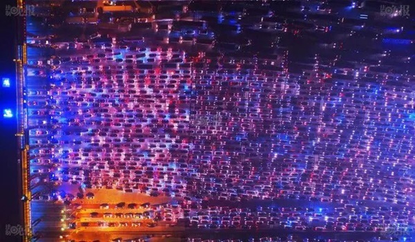 รถนับหมื่นติดแช่บนทางด่วน ช่วงวันหยุดปีใหม่