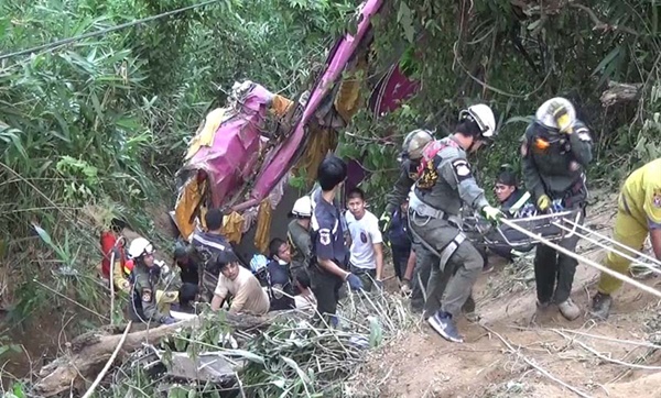 หัวหน้ากรุ๊ปรถทัวร์ตกเหว เผยก่อนชนเพิ่งเตือนโชเฟอร์