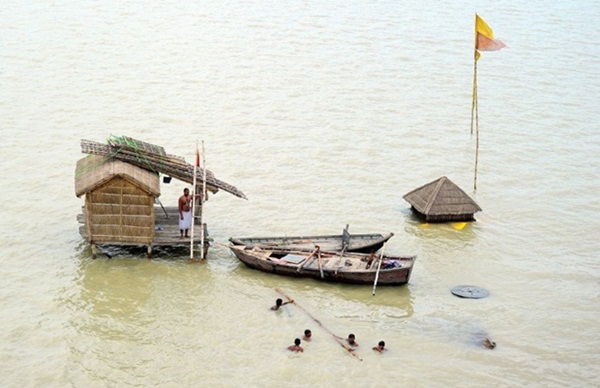 ไซโคลนโกเมนถล่มอินเดีย