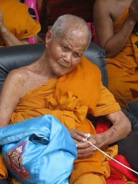 หลวงพ่อทองศุข เกจิดังวัดท่าตะคร้อ มรณภาพแล้ว