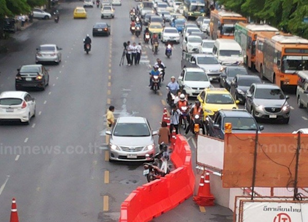 ปิดสะพานข้ามแยกเกษตร