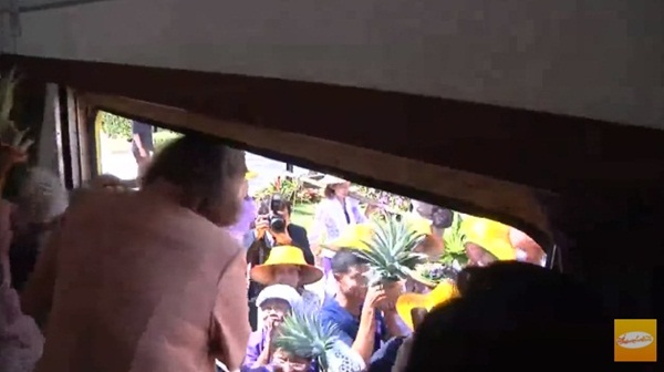 ชาวบ้านสุดปลาบปลื้ม สมเด็จพระเทพฯ ส่งคืนของที่ลืม