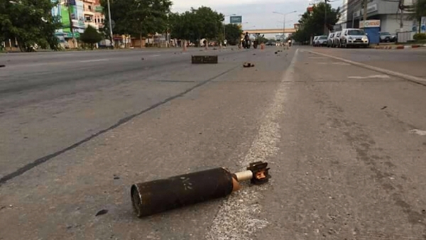 กระสุน-ระเบิด ร่วงเต็มถนนมิตรภาพ ขอนแก่น