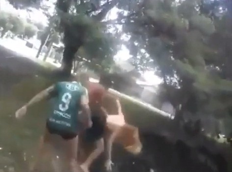 จับเมียน้อยไทยจิกหัวลากพื้น-โยนจากสะพาน