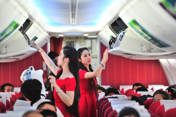 จัดคอนเสิร์ตบนเครื่องบินรับตรุษจีน 