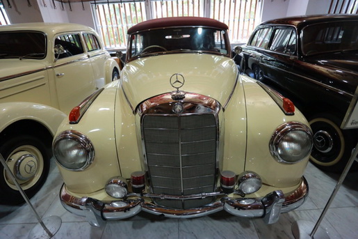 คดีรถเบนซ์หรูสมเด็จช่วง 