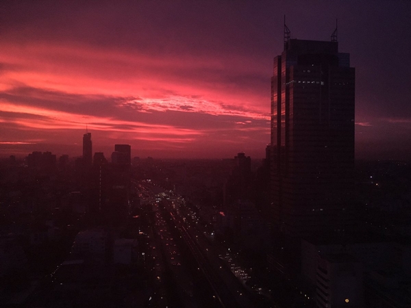 ท้องฟ้าสีแดง