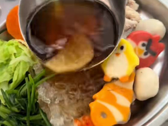 อาหารกลางวัน