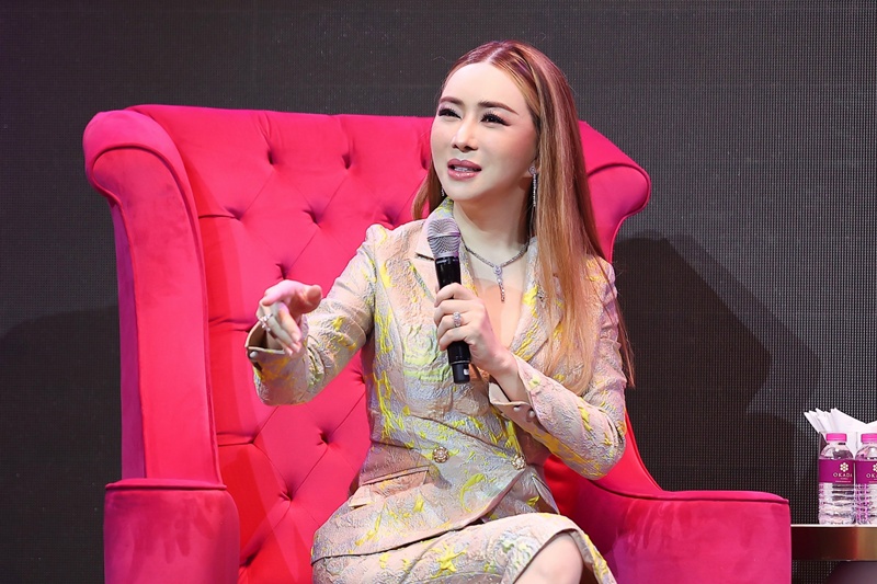 แอน จักรพงษ์ ไล่ลบภาพ Miss Universe