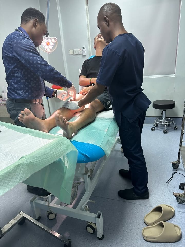 หนุ่มไทยเจอตุ่มปริศนาที่ขา ช็อกว่าเป็นตัวอ่อนแมลงวันไชผิว 