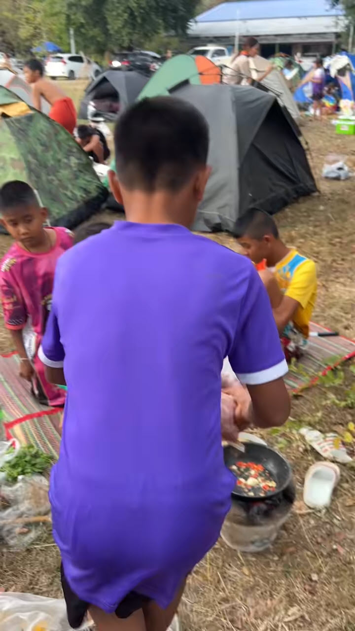 ไวรัลเด็กทำอาหารในค่ายลูกเสือ