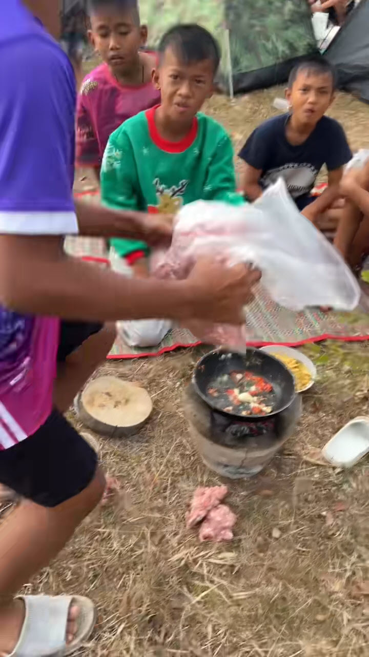 ไวรัลเด็กทำอาหารในค่ายลูกเสือ