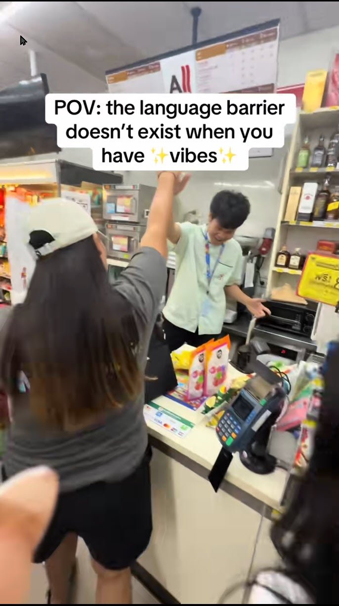 นักท่องเที่ยวต่างชาติเข้าเซเว่นไทย