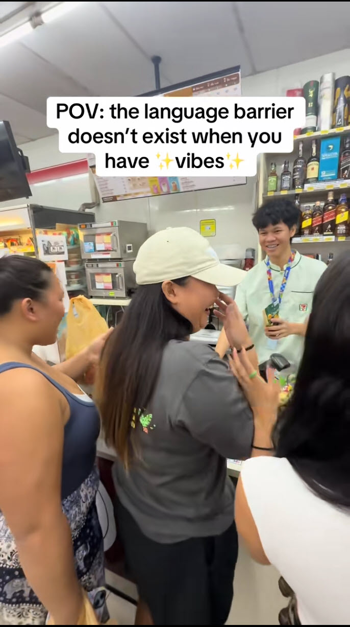 นักท่องเที่ยวต่างชาติเข้าเซเว่นไทย