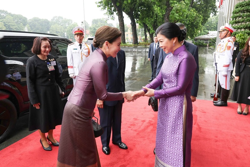 ชุดอ่าวหญ่าย