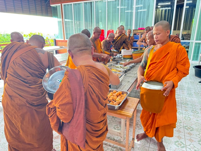 รถกระบะชนพระธุดงค์ รถกระบะชนพระธุดงค์