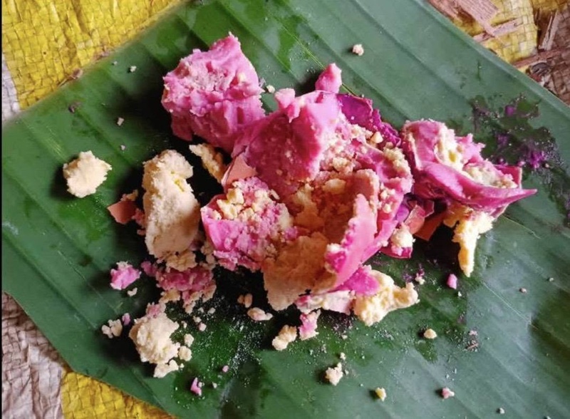 ไข่ไก่สีชมพู 