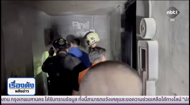 ชายแต่งทหารเต็มยศเดินข้างนายกฯ คือใคร