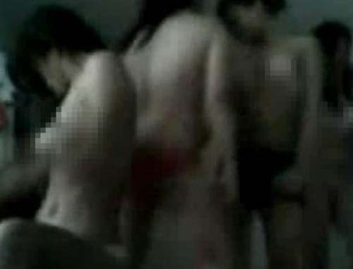 คลิปนักศึกษาเวียดนาม เต้นเปลือยอก 