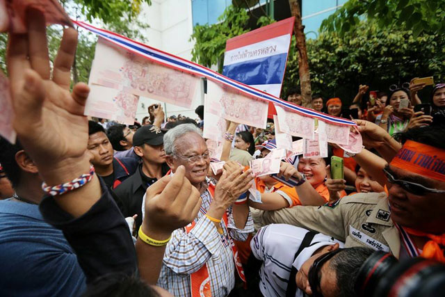 สุเทพ เทือกสุบรรณ