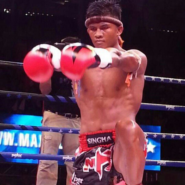 บัวขาว บัญชาเมฆ