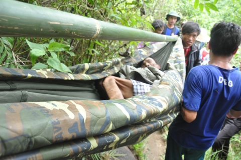 เวียดนามพบ 2 พ่อลูก ใช้ชีวิตในป่านาน 40 ปี ตั้งแต่สงครามเวียดนาม