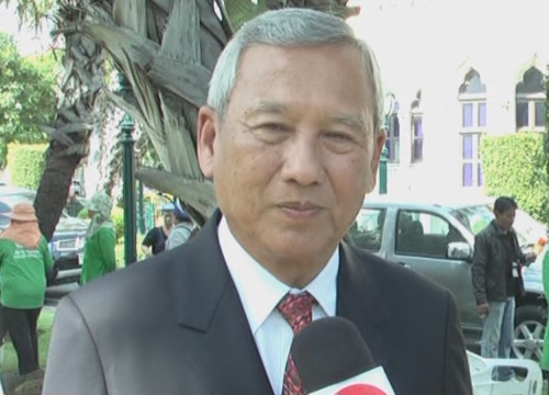 นิวัฒน์ธำรง บุญทรงไพศาล 