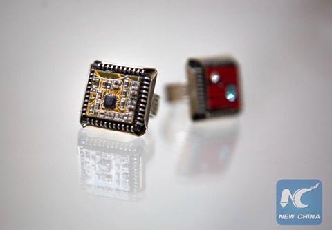 เครื่องประดับจากขยะอิเล็กทรอนิกส์