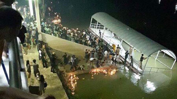 แพท่าน้ำวัดศาลาแดงล่ม