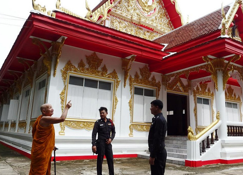 งัดตู้บริจาค