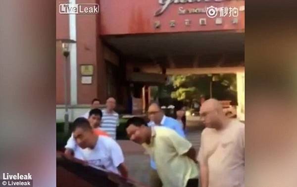 คนตบกัน