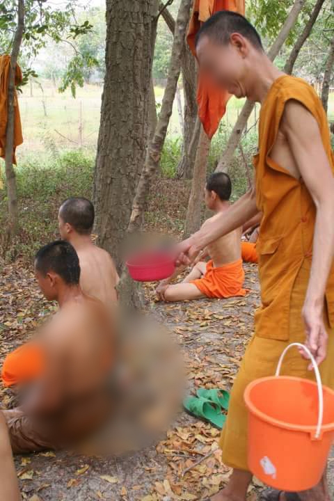 นั่งสมาธิเอาขี้ราดตัว