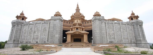 อมตะ แคสเซิล ปราสาทอลังการ 2 พันล้าน ของ วิกรม กรมดิษฐ์