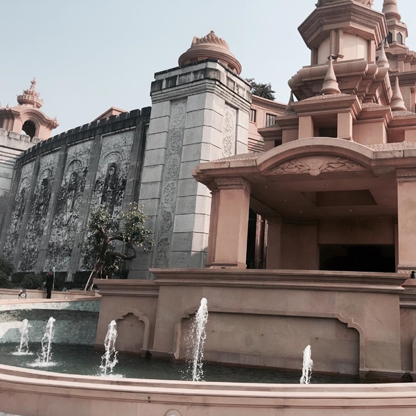 อมตะ แคสเซิล ปราสาทอลังการ 2 พันล้าน ของ วิกรม กรมดิษฐ์